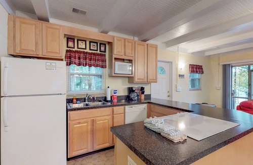 Leesville House | Bring Your Boat! Lake Murray Haven w/Deck & Dock