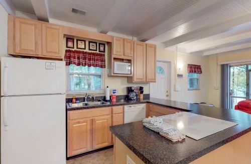Leesville House | Bring Your Boat! Lake Murray Haven w/Deck & Dock