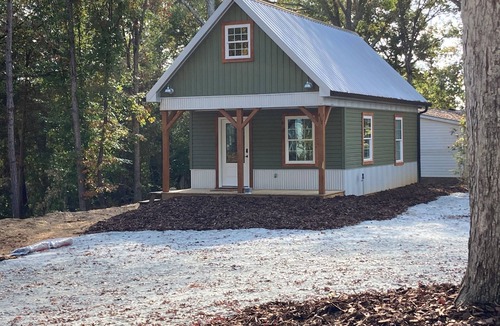 Townville Cottage | Broyles Landing Cottage at Lake Hartwell SC
