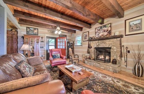 Bryson City House | Bryson City Cabin w/Hot Tub ~ 10 Mi to Dtwn!
