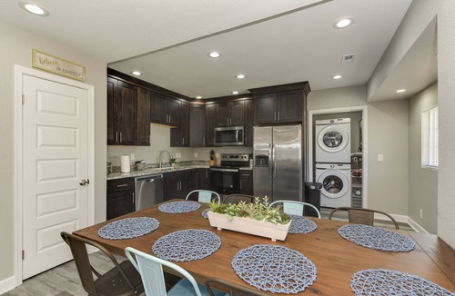 Buckroe Beach House | Buckroe Beach 8 Bedrooms! Walk to the beach!
