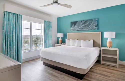 West Kissimmee Hotel | Built for Relaxing Days and Memorable Nights! Outdoor Pool, Unit with Kitchen!