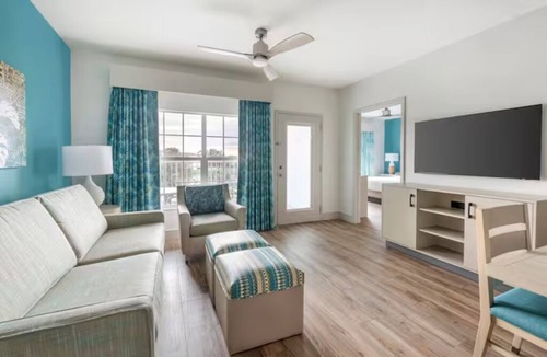 West Kissimmee Hotel | Built for Relaxing Days and Memorable Nights! Outdoor Pool, Unit with Kitchen!