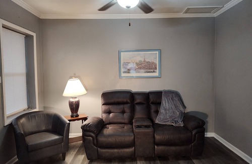 Startex House | Business travelers 2 min to I-85 5 min. to I-26 1 min to Hwy 29