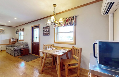 Murphysboro Cabin | Cabin 2: Lakeside in Murphysboro