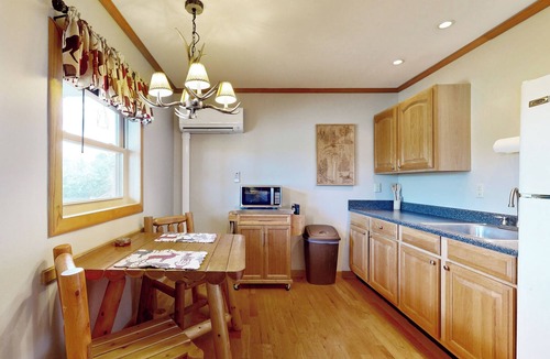 Murphysboro Cabin | Cabin 2: Lakeside in Murphysboro
