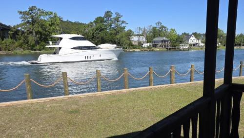 Core Creek Resort | Cabin 2 Waterfront with Free Ramp Access and Fishing Piers