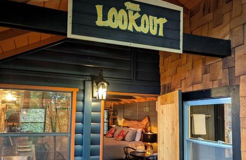 Laurel Ridge House | Cabin Above the Clouds Near Black Mountain, North Carolina