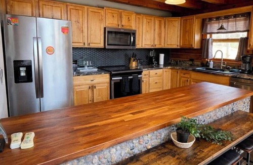 Anderson Cabin | Cabin by lake. 15 mins to Clemson University and AU