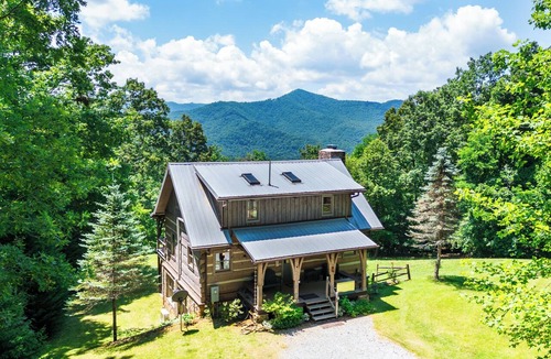 Tuckasegee Cabin | Cackalacky Cabin - Beutiful Mountain Views & Close to Lakes