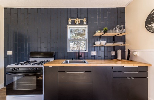 Shiloh House | Cali Coast * Small home in quiet neighborhood