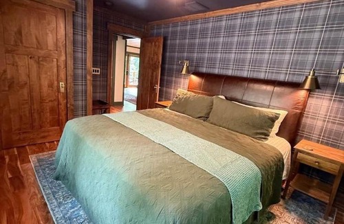 Pisgah Forest House | Camp Shady Pines | Luxury Blue Ridge Mountain Retreat