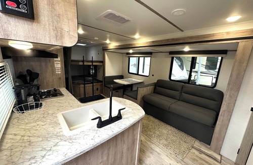 Waynesboro RV Rental | Camping Life Brand New Camper