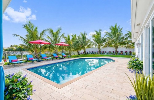 Golfview Harbor House | Canal, Htd Pool, Putt-Putt, Pergola, Air Hockey