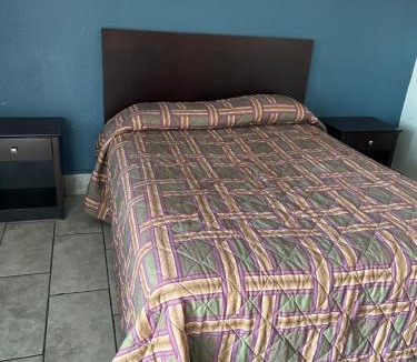 St. Petersburg Hotel | Candlelight Inn
