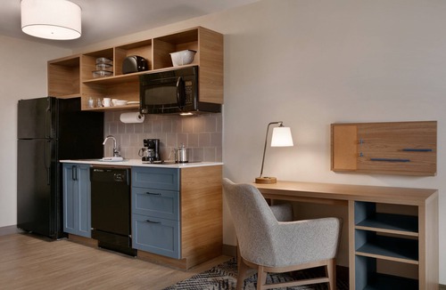 Terry Sanford Hotel | Candlewood Suites Fayetteville Fort Bragg by IHG