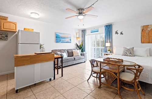 Columbiad Plaza Condo | Cape Canaveral Studio Condo: Private Balcony, Pool Access, Spa‑Like Sauna & Walk to Beach! ☀️