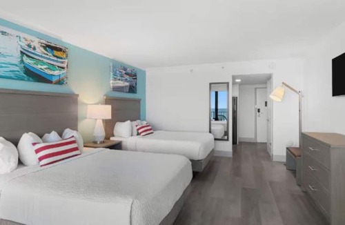 Myrtle Beach Hotel | Captain’s Beach Base | Schooner Building Oceanfront Stay