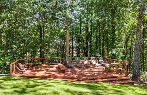 Martin House | Cardinal Rose Lake House w/Hot Tub & Dock!