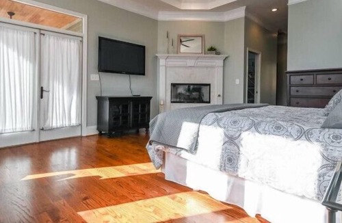 Martin House | Cardinal Rose Lakehouse