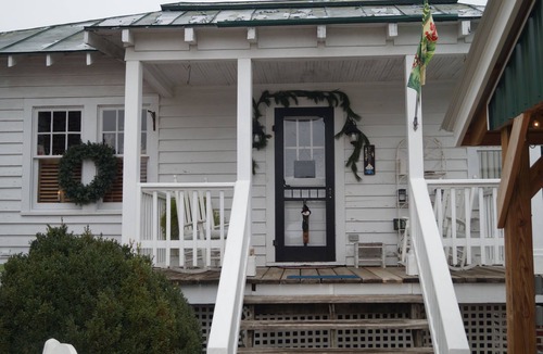 Snow Hill Cottage | Carriage House at Benjamin W. Best Country Inn