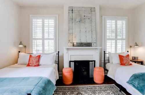 Savannah Victorian District Apartment | Carriage House at Forsyth 30 Night Minimum