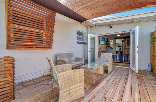 Conway House | Casa Luna w/Peaceful Lake view + 10min to dwtn!