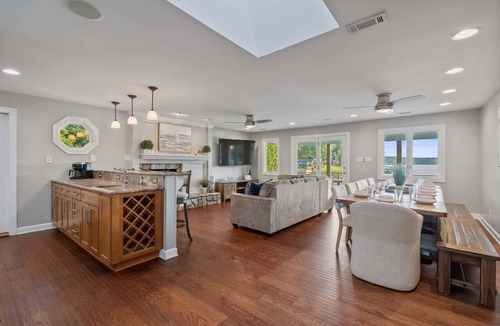 Troutman House | Casa Sul Lago by SoCharm | Lakefront Retreat |Pool| Dock