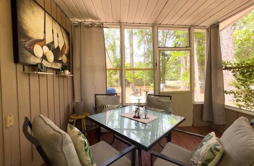 Hinesville House | CasaOasis Golf Course Executive Stay Game Room