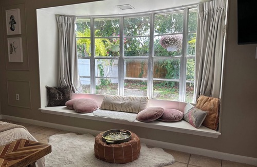 Fort Pierce Cottage | Casita Luna Beautifully decorated sunny boho retreat