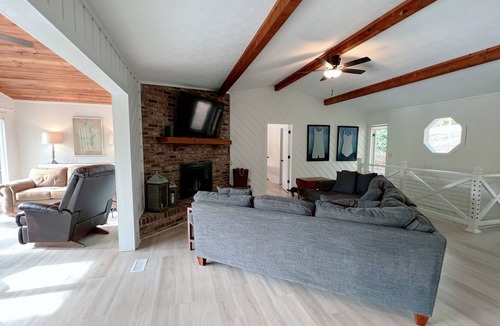 Dewy Rose House | Cause Beaches Be Salty Lake House