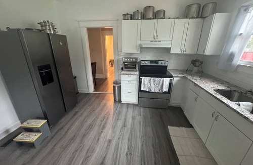 Rocky Mount House | CBT's GS-Charming 3-bedroom House that Comfortably Sleeps 23