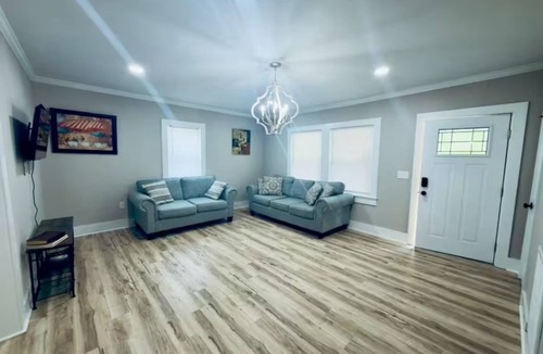 Goldsboro House | Center Home