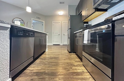Carver City - Lincoln Gardens Apartment | Central Tampa 2 BR with Resort-Style Amenities