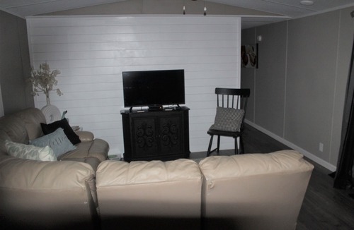 Jefferson County House | Centrally located, quaint and private home