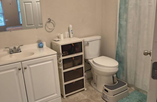 Jacksonville House | Centrally located 3-Bedroom Large Lot Country Family home in sunny Jacksonville