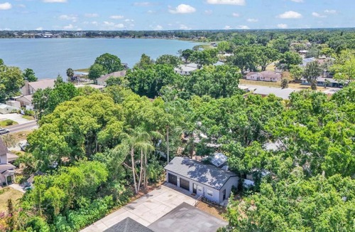Winter Haven House | Chain of Lakes Cottage