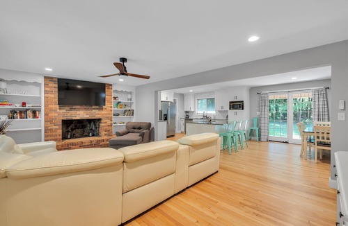 Easley House | Charles Street, Hot tub, Near Downtown Greenville