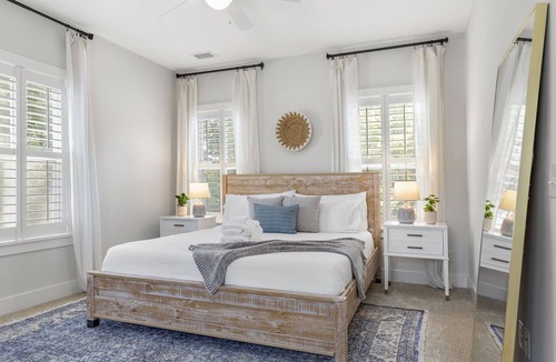 Charleston House | Charleston Beaches Pool Heated Spa 2 King Suites