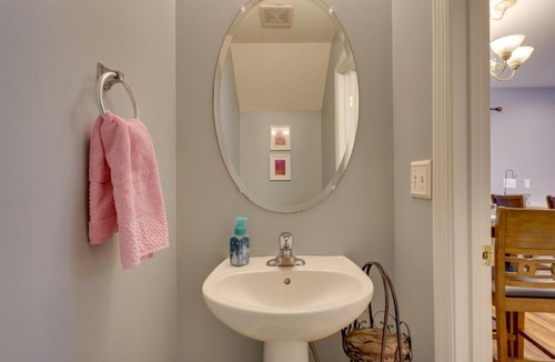 Charleston House | Charleston Townhome Near Credit One Stadium