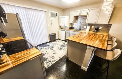 Oakhurst Apartment | Charlotte Sanctuary