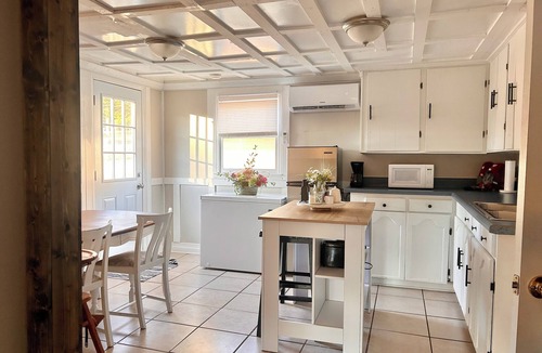 Aiken Cottage | Charming 1-bedroom cottage in lovely Aiken with AC, WiFi