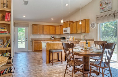 St. Cloud House | Charming 1-bedroom house in pleasant St. Cloud within close distance to Parks