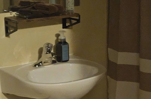Skippers Bed & Breakfast | Charming 1-bedroom rental at a Bed & Breakfast in Skippers Va. Nightly or weekly