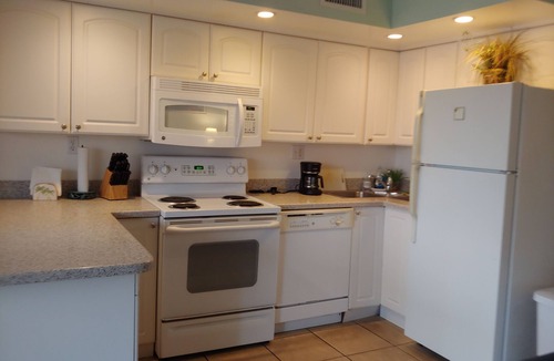 Hutchinson Island South Condo | Charming 1-bedroom condo, fully furnished, central AC, large bedroom