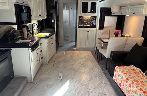 Socastee House | Charming 1-bedroom mobile home with WiFi and AC in delightful Myrtle Beach