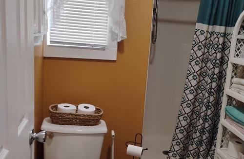 Harbor Oaks Cottage | Charming 1-bedroom cottage in Port Orange Close to Daytona Beach