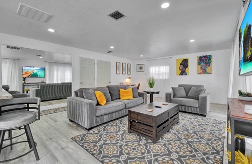 Deltona Lakes Apartment | Charming 2-bedroom apartment in lovely DeBary with AC, WiFi
