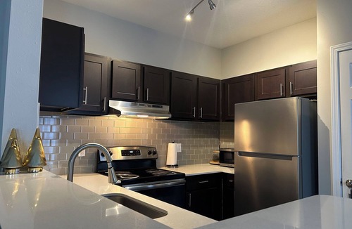 Town Center Apartment | Charming 2-Bedroom Apt with WiFi & Fitness Room, Near Truist Park in Metro ATL
