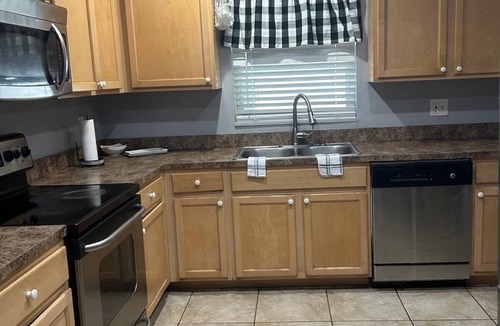 Northwest Orlando Bed & Breakfast | Charming 2-bedroom bed & breakfast in beautiful Orlando with WiFi, AC